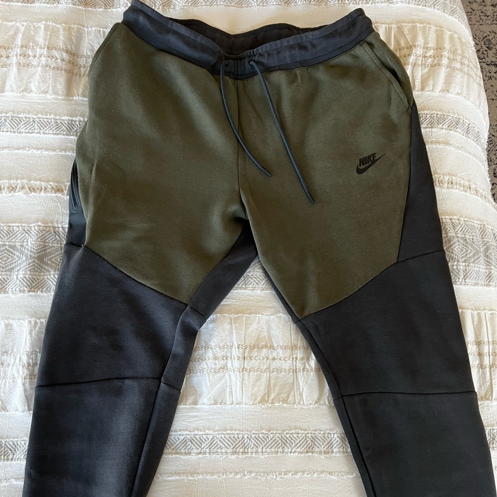 Nike Tech Fleece